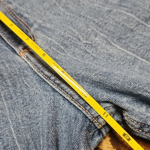 Hollister Two-Tone Blue Cropped Jeans - Picture 8 of 10